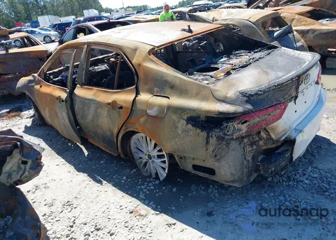 2020 Toyota Camry Se z USA, uszkodzony, nr VIN 4T1G11AK6LU986905